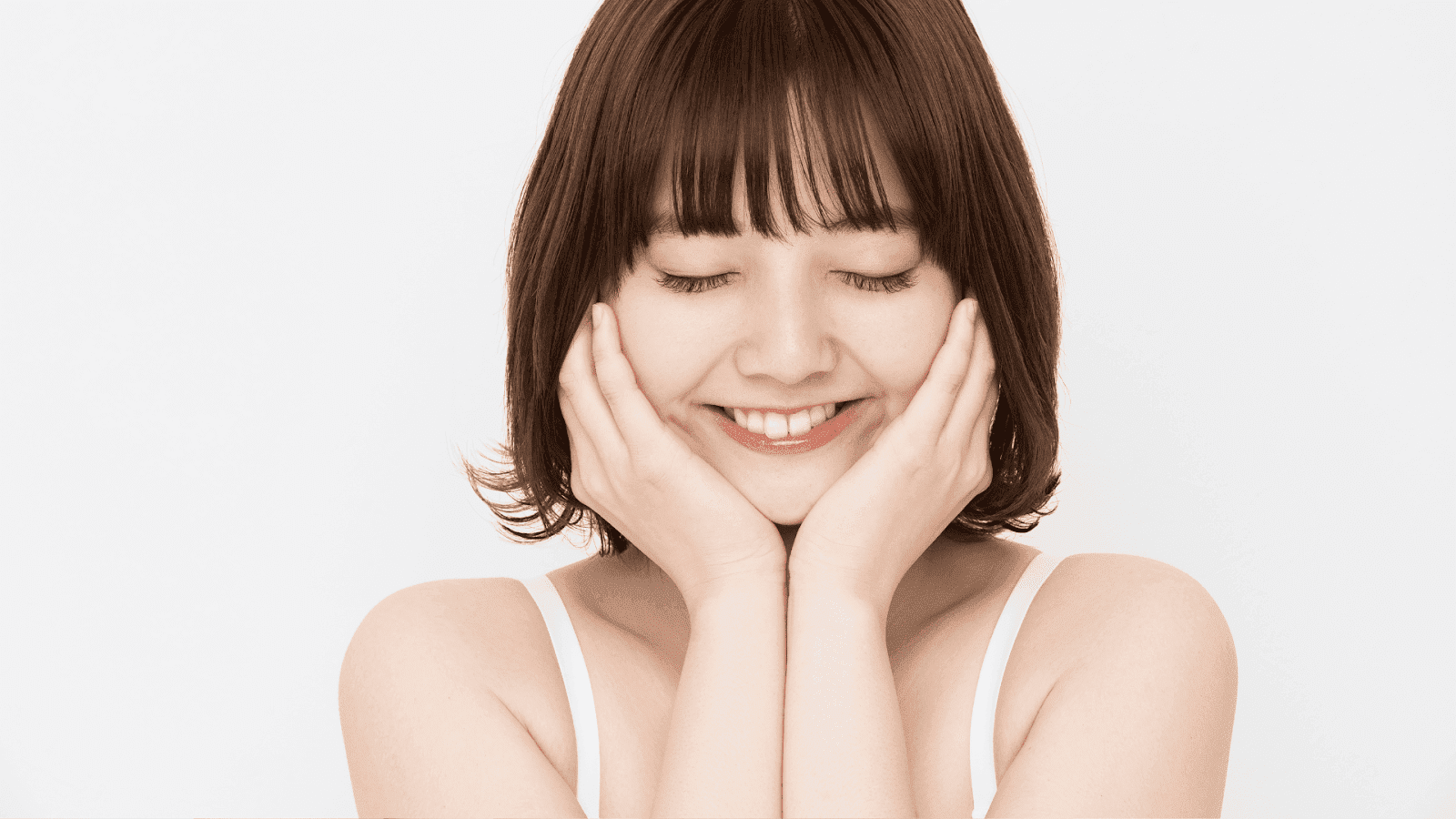 童顔とは?特徴や童顔女子が爆モテする理由・メイク術を解説 | 株式会社VIA