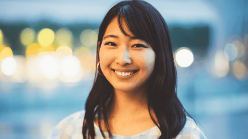 童顔とは?特徴や童顔女子が爆モテする理由・メイク術を解説 | 株式会社VIA