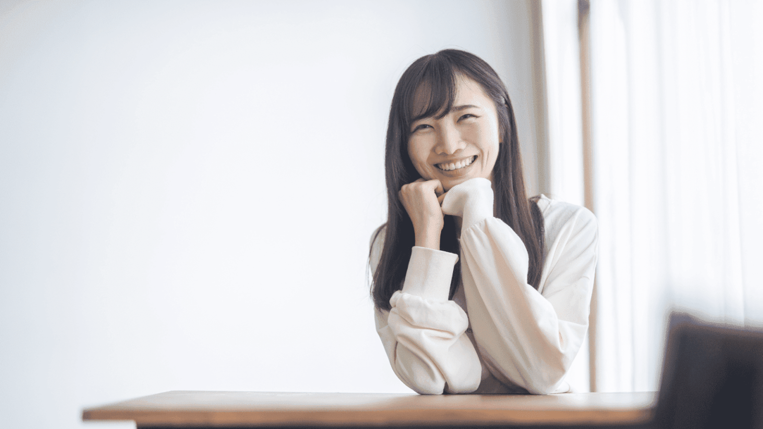 童顔とは?特徴や童顔女子が爆モテする理由・メイク術を解説 | 株式会社VIA